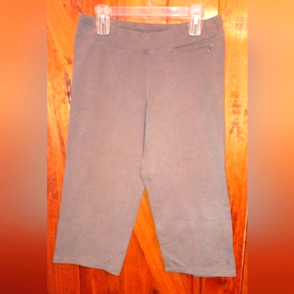 🆓 With $25 Dollar Purchase! Danskin (now) Capri workout pants